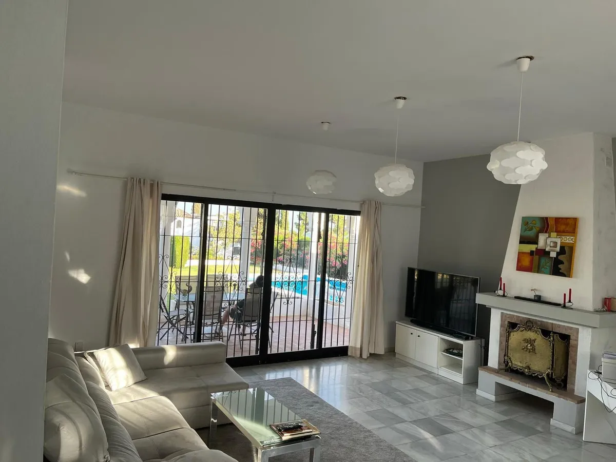 d3f74a55-621b-46b8-8ac1-f304809b1400