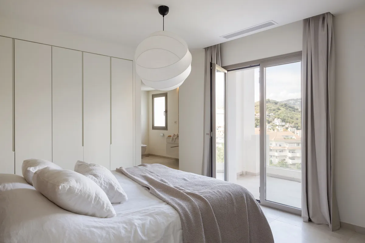 25a0bb19-8d0a-456c-9f59-23bac3bcefe7