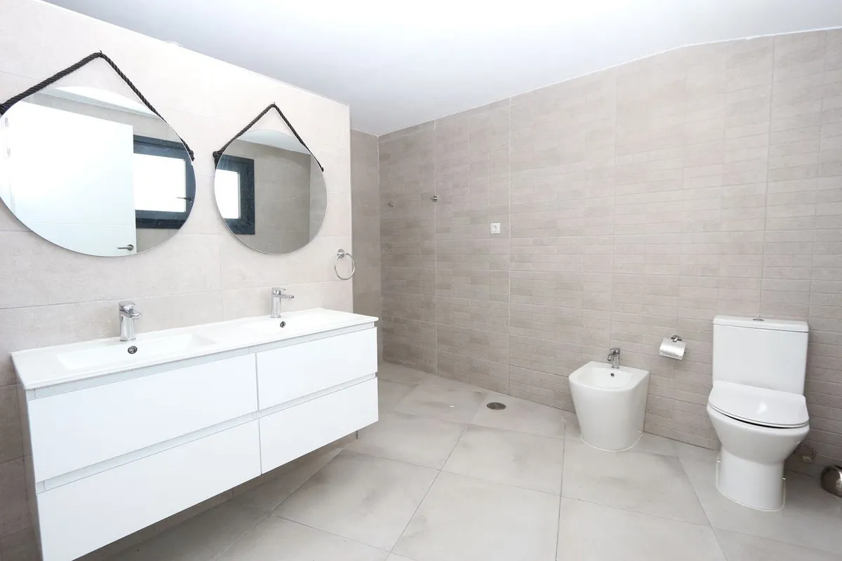 01228004-c3b1-445f-a72b-5d3a9e39354c