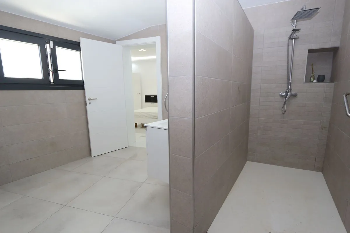 9a3de574-488d-4287-8ae1-254a0f2882a5