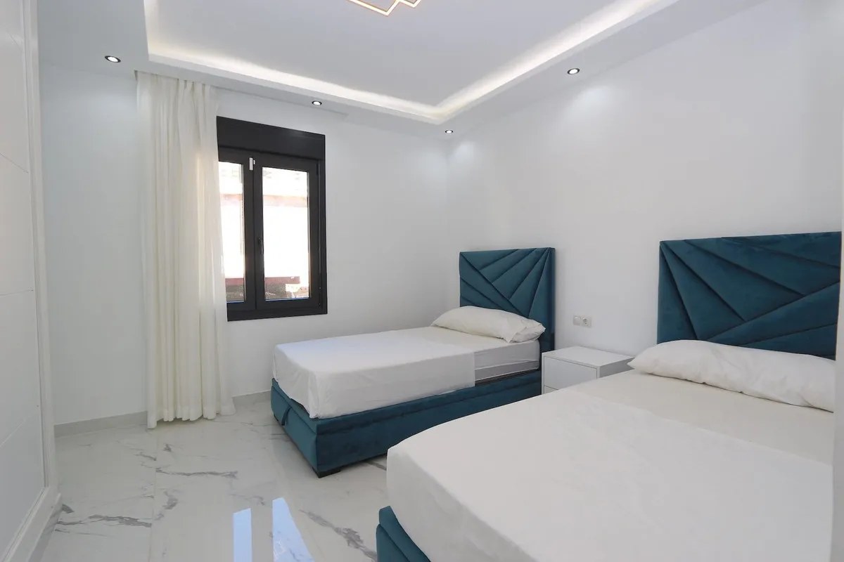 d8238b90-e7f8-4ce4-993e-8154caf9039c