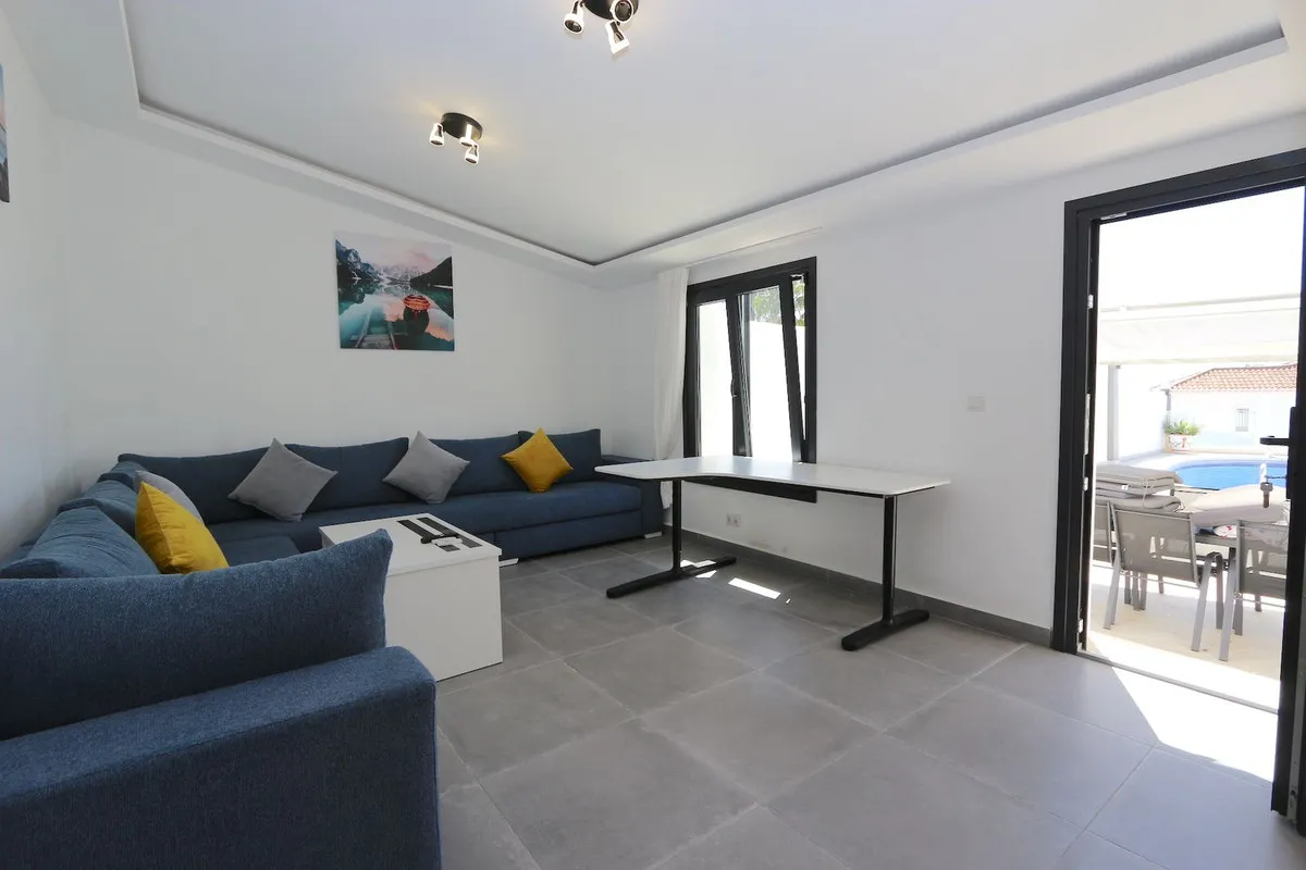 fcfd2c4a-c671-4ae9-9fe5-00326fb555e8