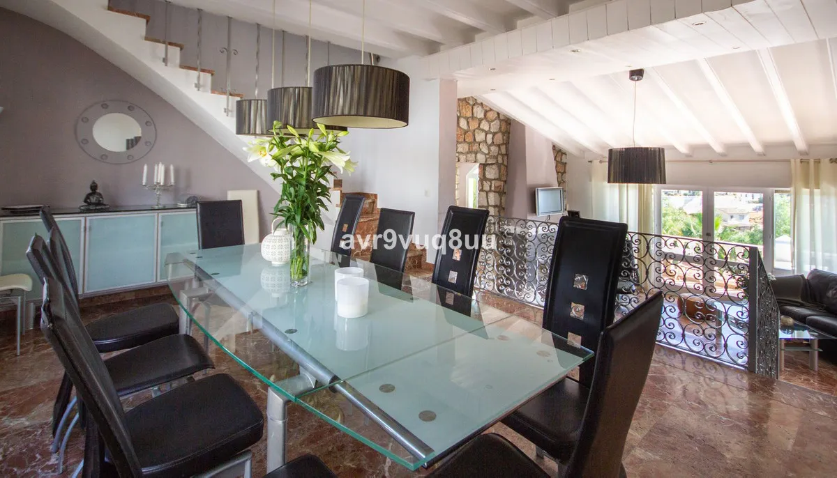 6034e7e8-79f0-41b4-9657-e687960acf67