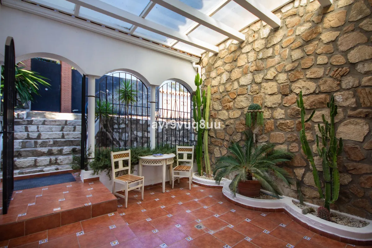 6537712f-d78f-4779-8069-ec1ad7f5842b