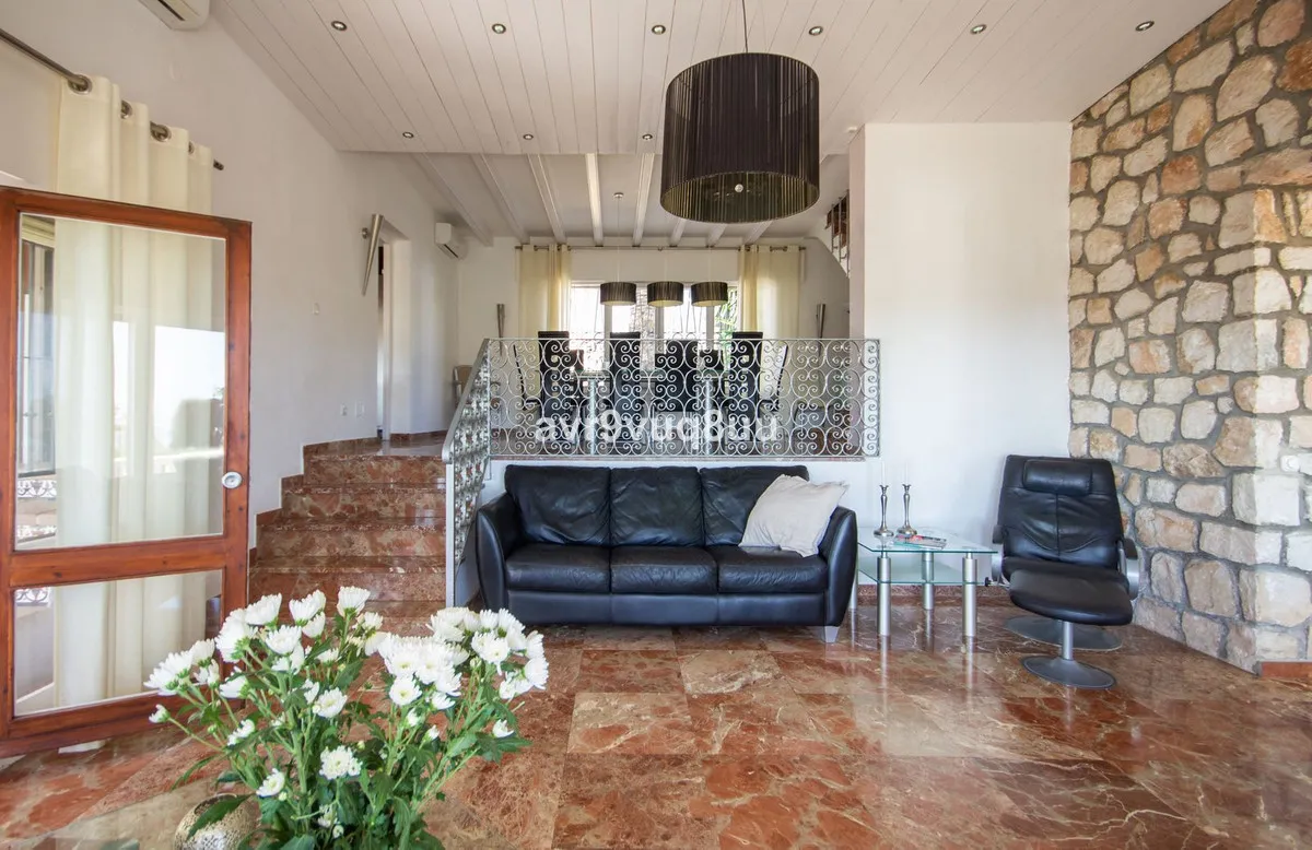 7085ca2e-e9f2-4c8e-9173-0c07180afefa