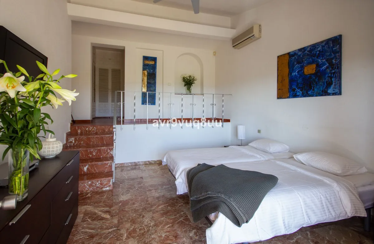 9f3b4569-0356-4e01-b68f-a2c15b22b90e