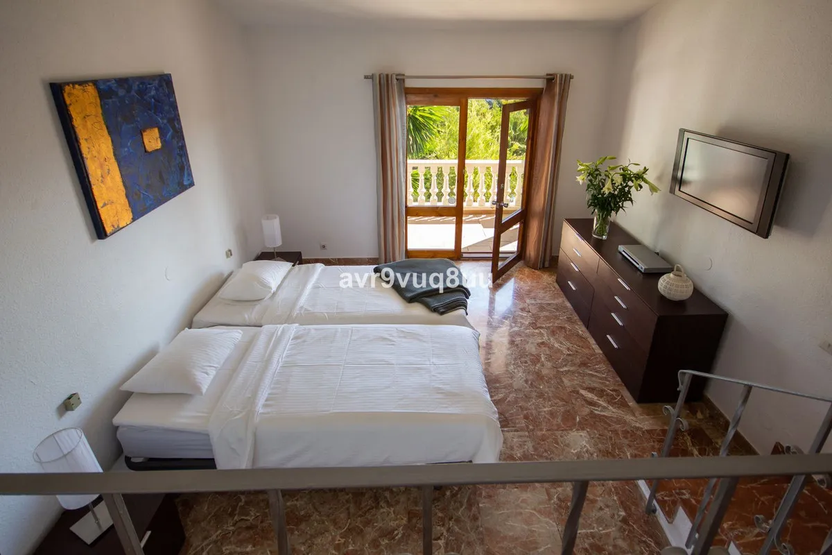 bb27e2c6-389a-40db-8d8d-81d6aa954eb7