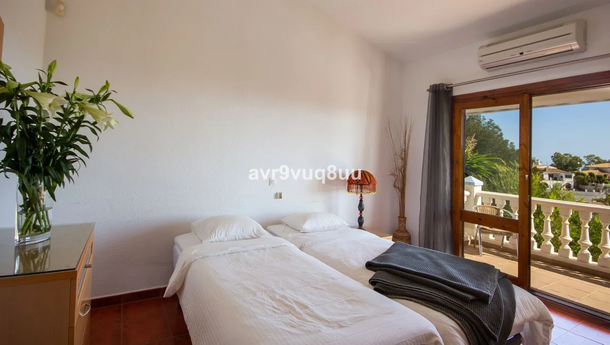 c10cb16d-9cdf-4cc4-a28e-21200664c495