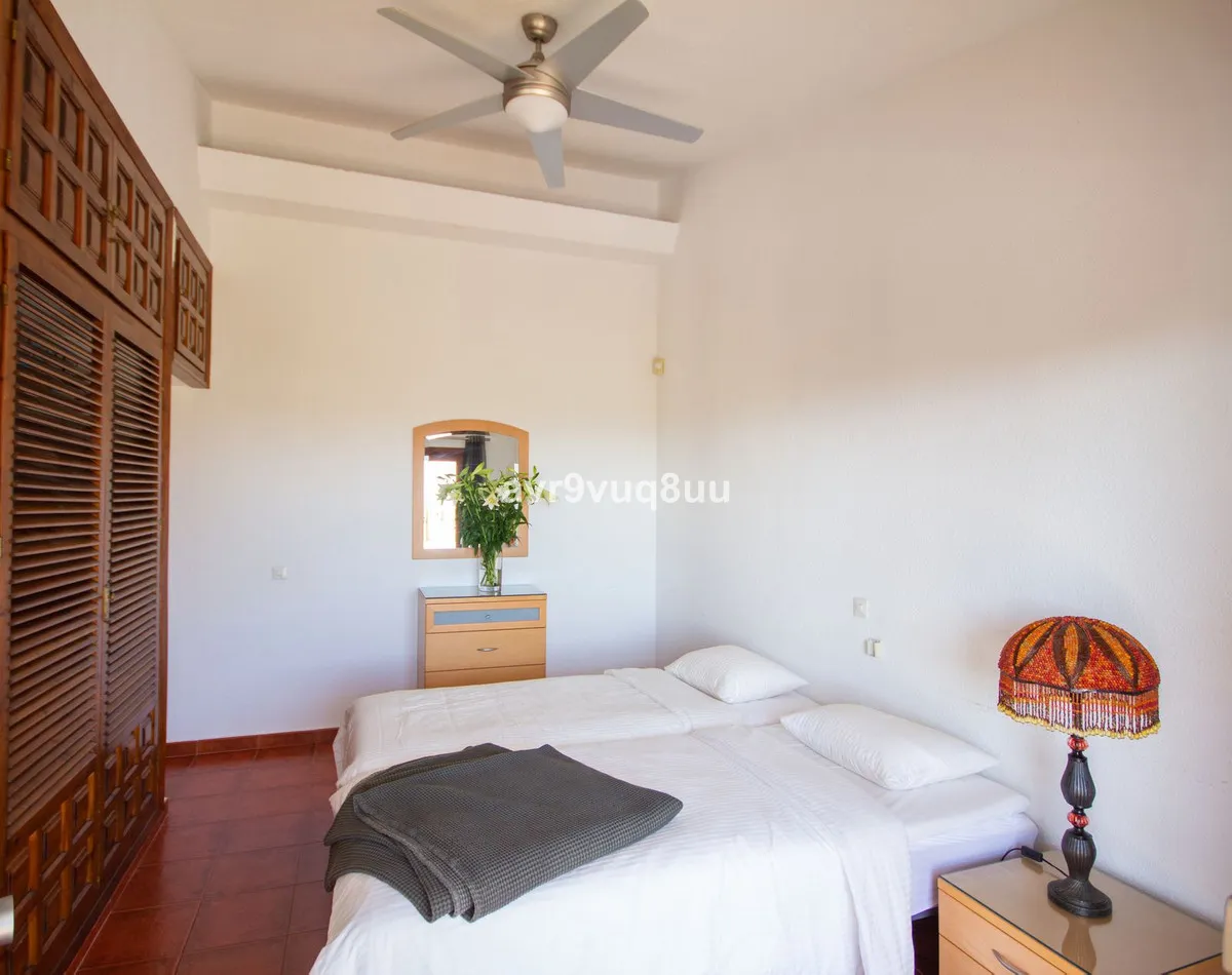 ca21ed98-4784-43e1-940c-ea4d6181122e