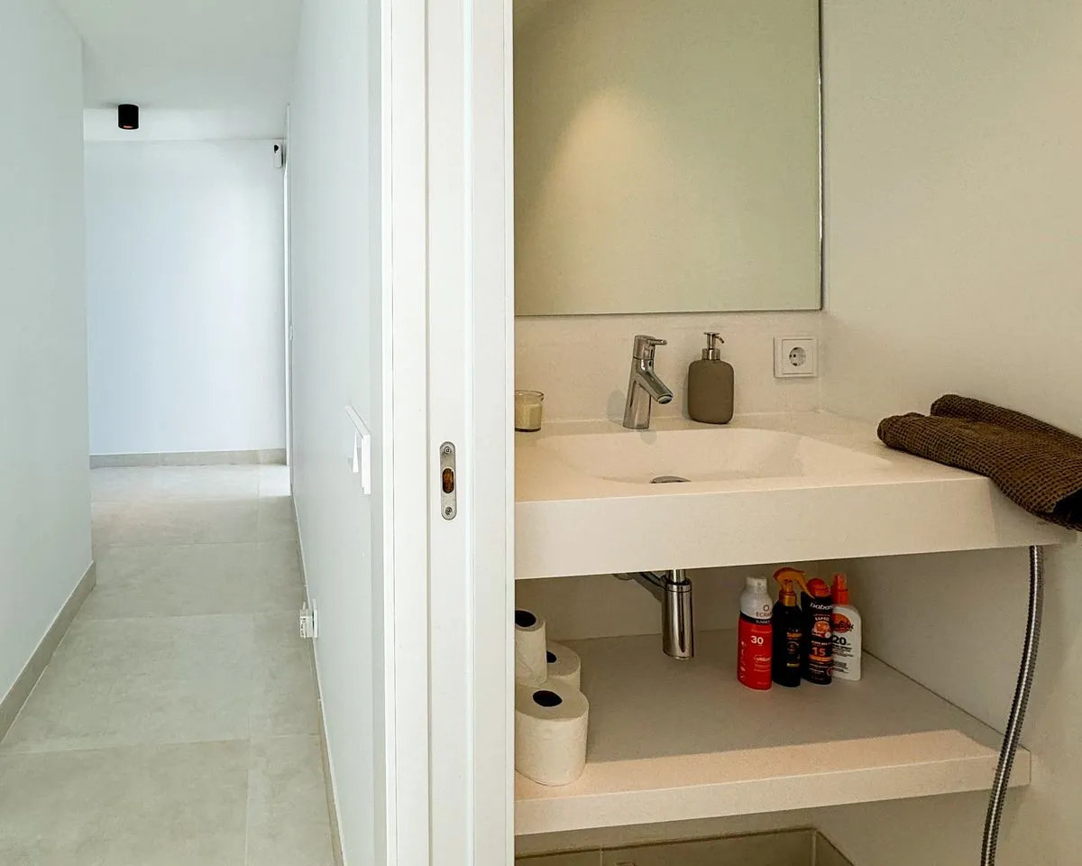 67fb7a6f-359a-4544-8b1d-40f97987833d