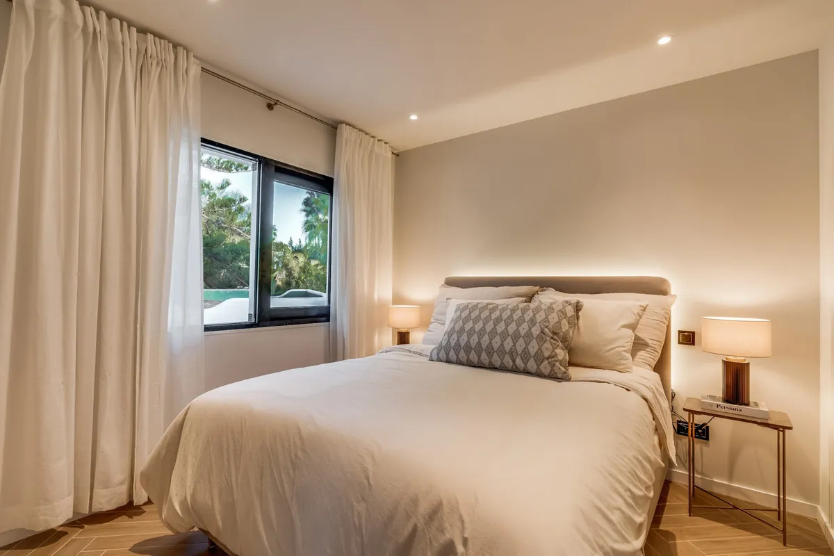 7a85ebeb-b498-4dce-afd4-5b6bb18def88