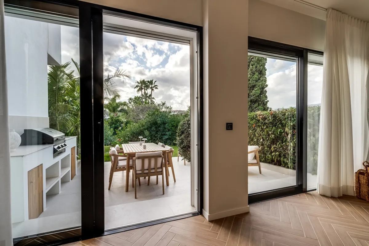 caa24b7c-dffb-44a5-8a5f-1c428610ee9a