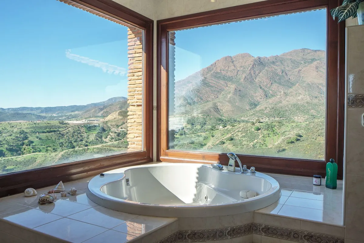 1a24ccc8-4c77-484d-816b-180e71c350b8