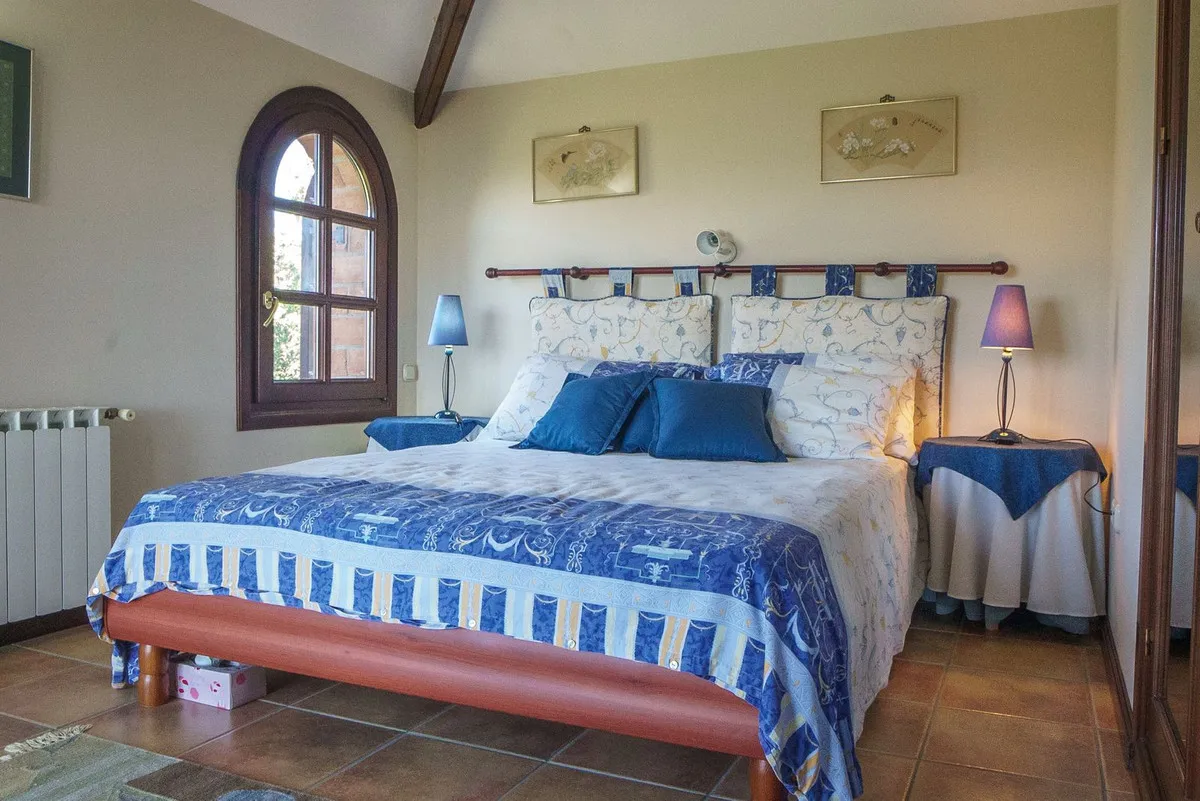 9a579c73-d191-40b5-8ada-4c10be164da5