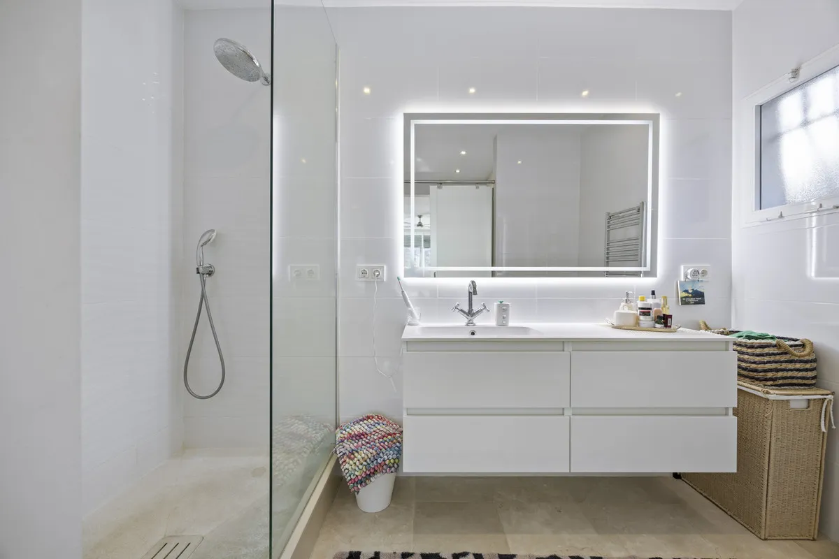 cf8b5a91-6478-4f74-af5c-e7665767c0e5