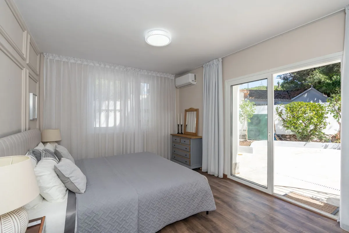 2f6b1412-ffb5-4e09-a220-7aaa82e8c12f