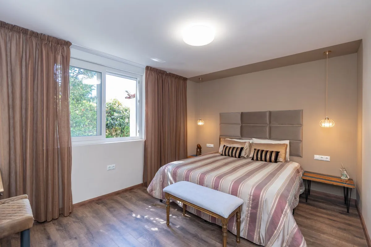 37b02e2b-1502-4d16-abc2-4481742dd11d