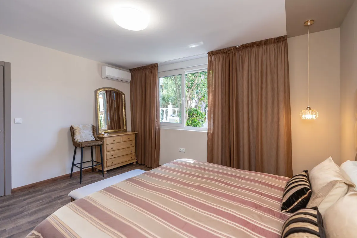 50e746e4-645b-47ef-888c-54825c0b3041