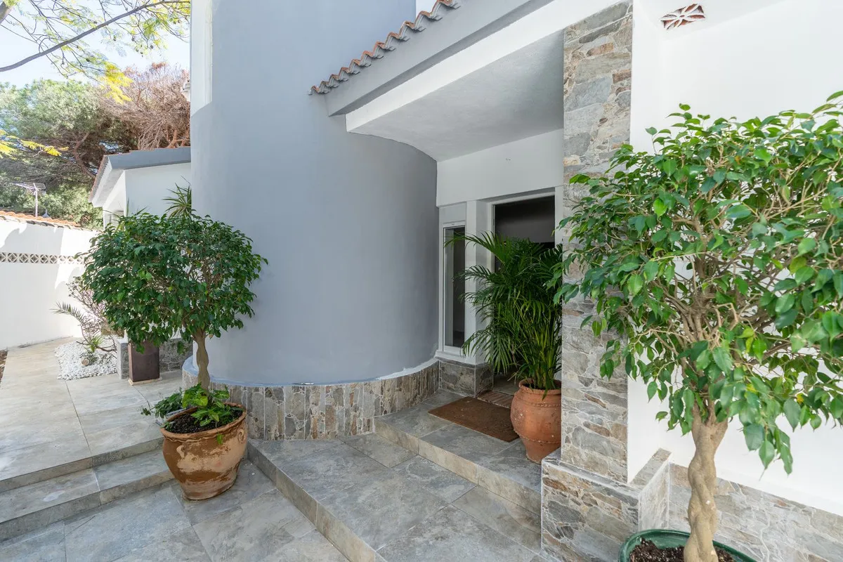 59a16c5a-50d3-4e58-93b8-70dd1d95d6b9