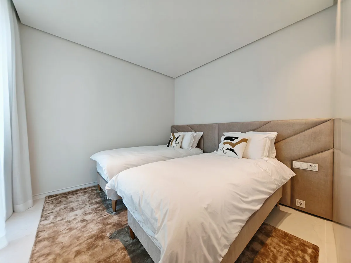 1c5e798e-9888-457c-8774-dee2b2f1edd1