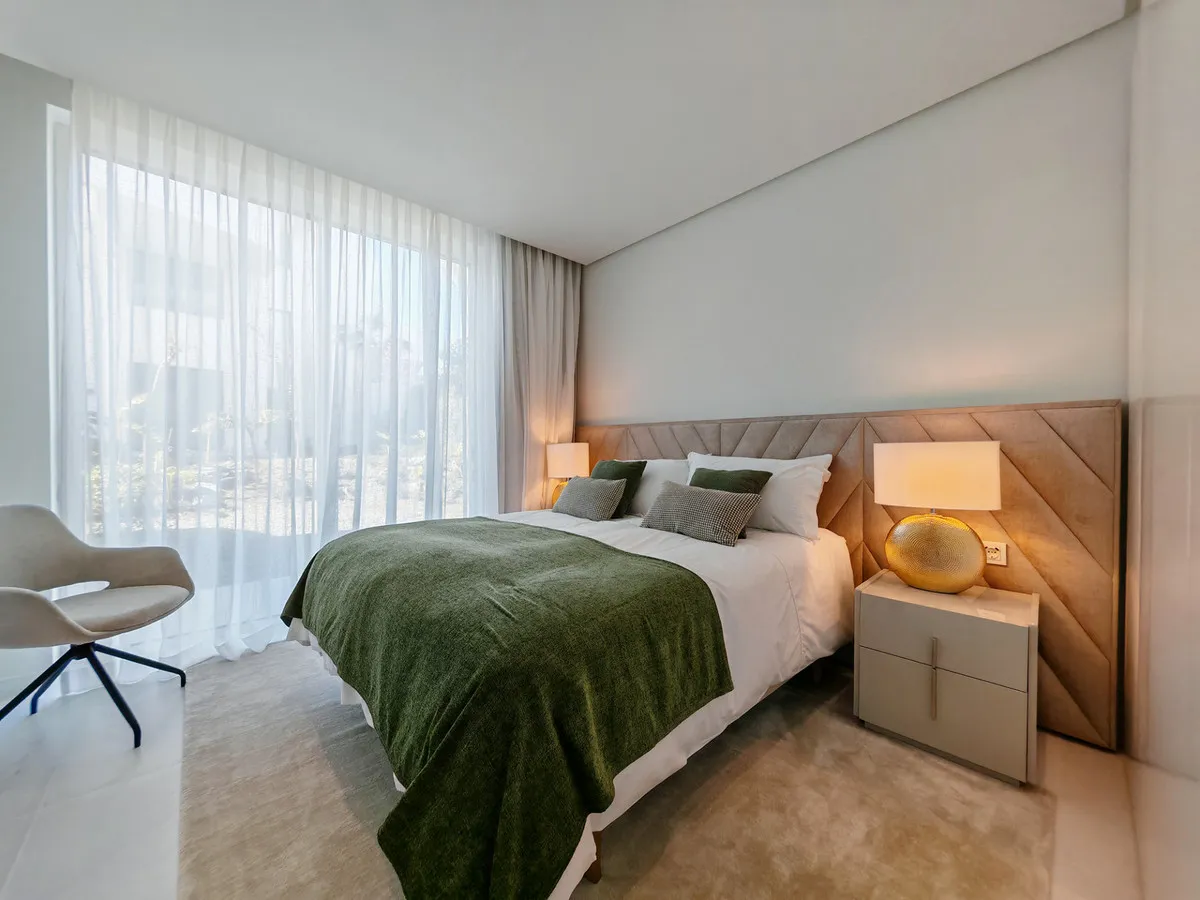 c9fd4b4a-bb8e-4d7a-aa7d-9f0b9f2eb1c2