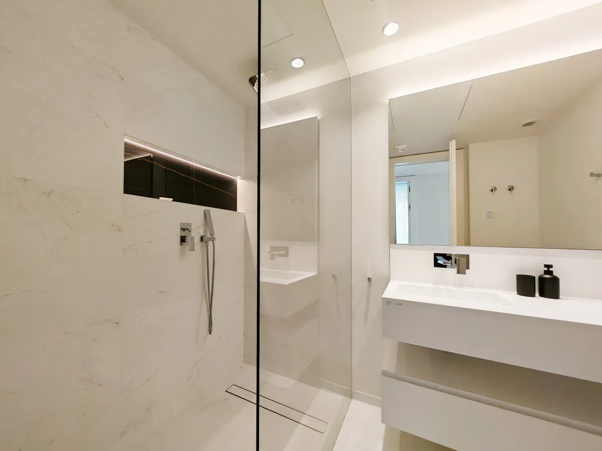 ee2b6658-56b7-4f3a-9685-addb24648433