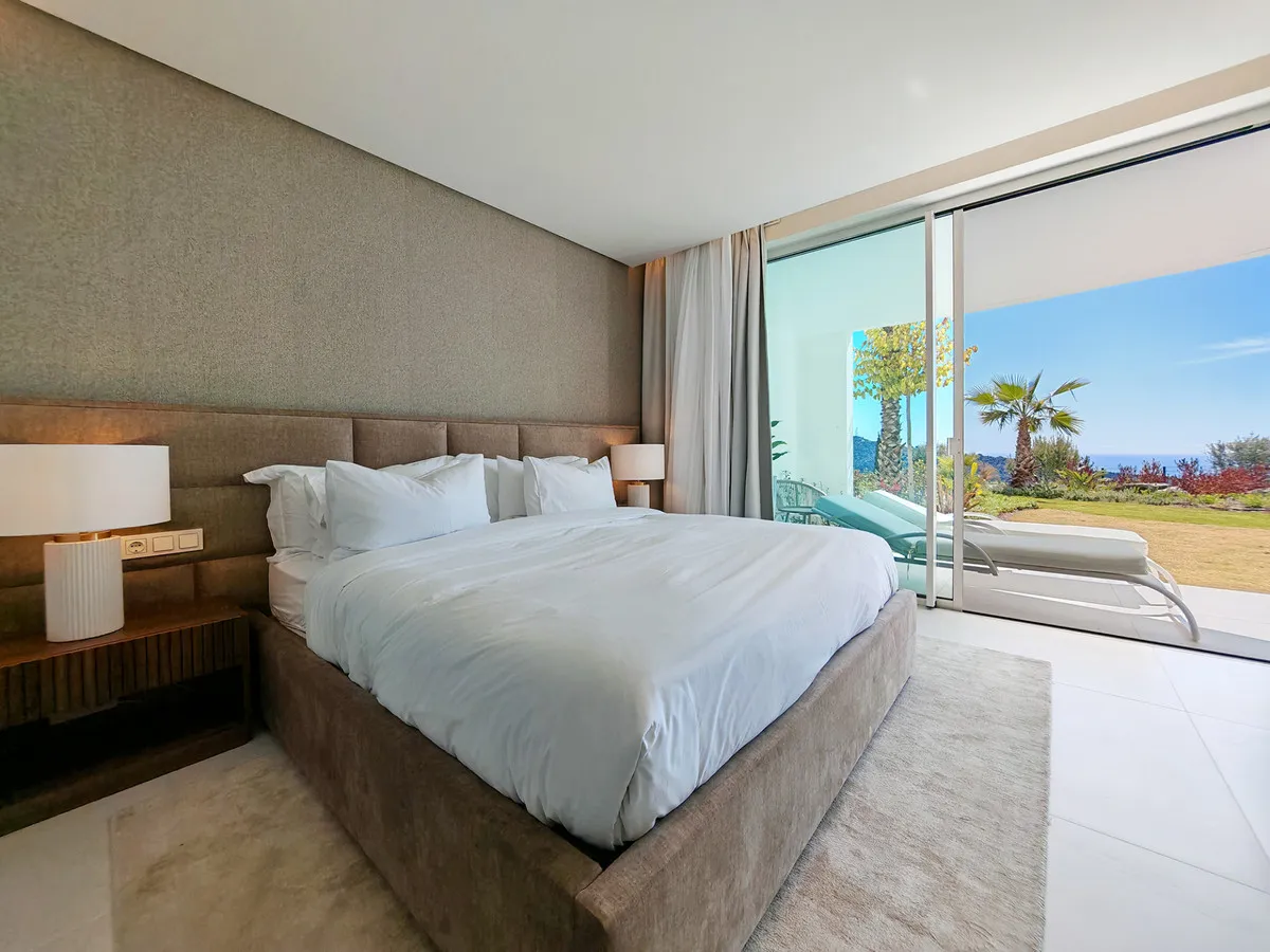 f919f8bd-46a1-4857-a89c-a569ace6d541