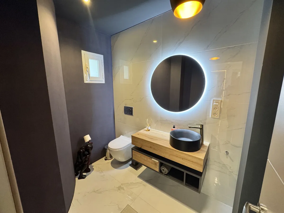 0f3c097d-5bdc-4754-bae6-68889f0cff34