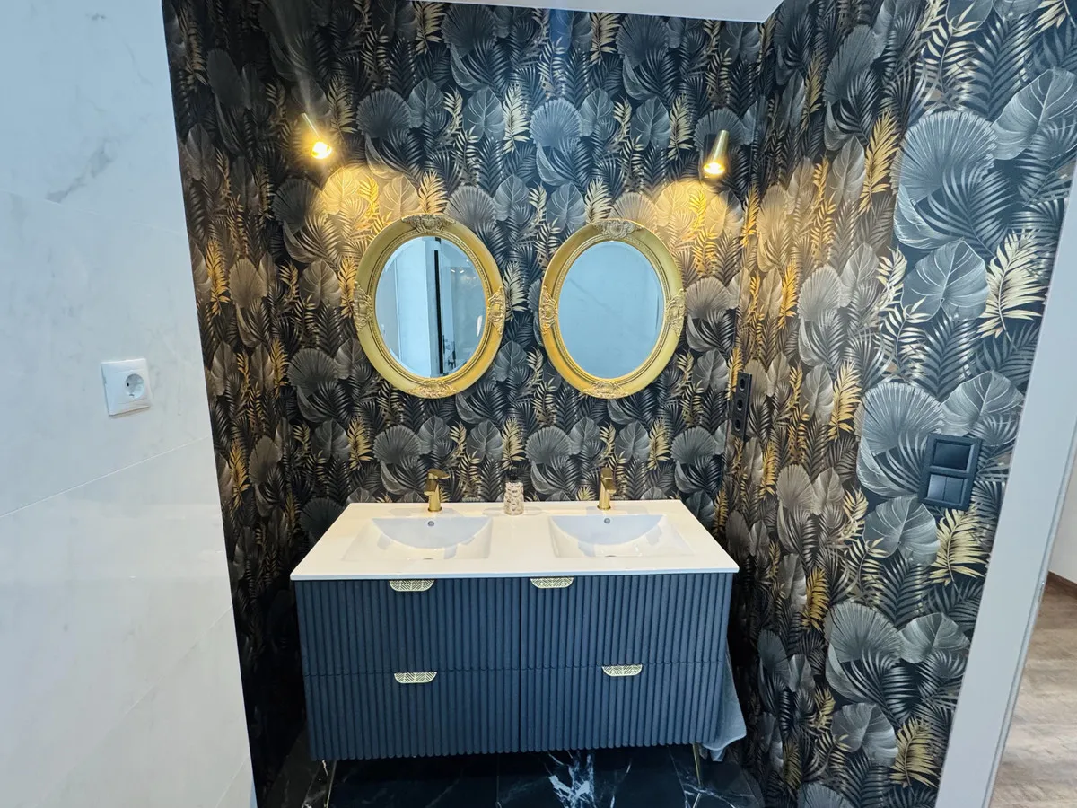 fc5b117b-b314-4c63-b5ae-523cc0c2185b