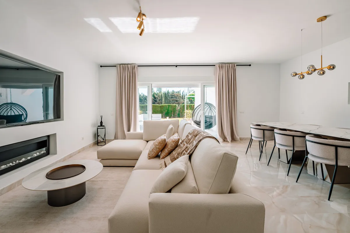 e9a988c9-39e8-4a33-9d1b-6bbc1f86404e