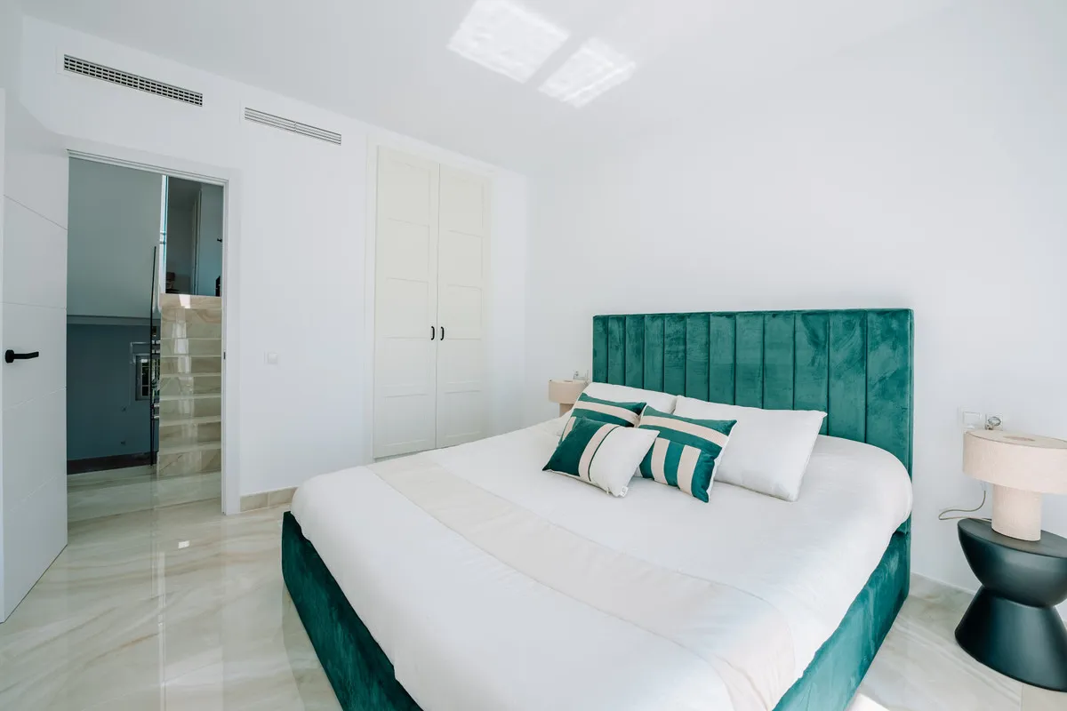 ebe35a56-41a4-4b8e-9462-7ba45f5052a4