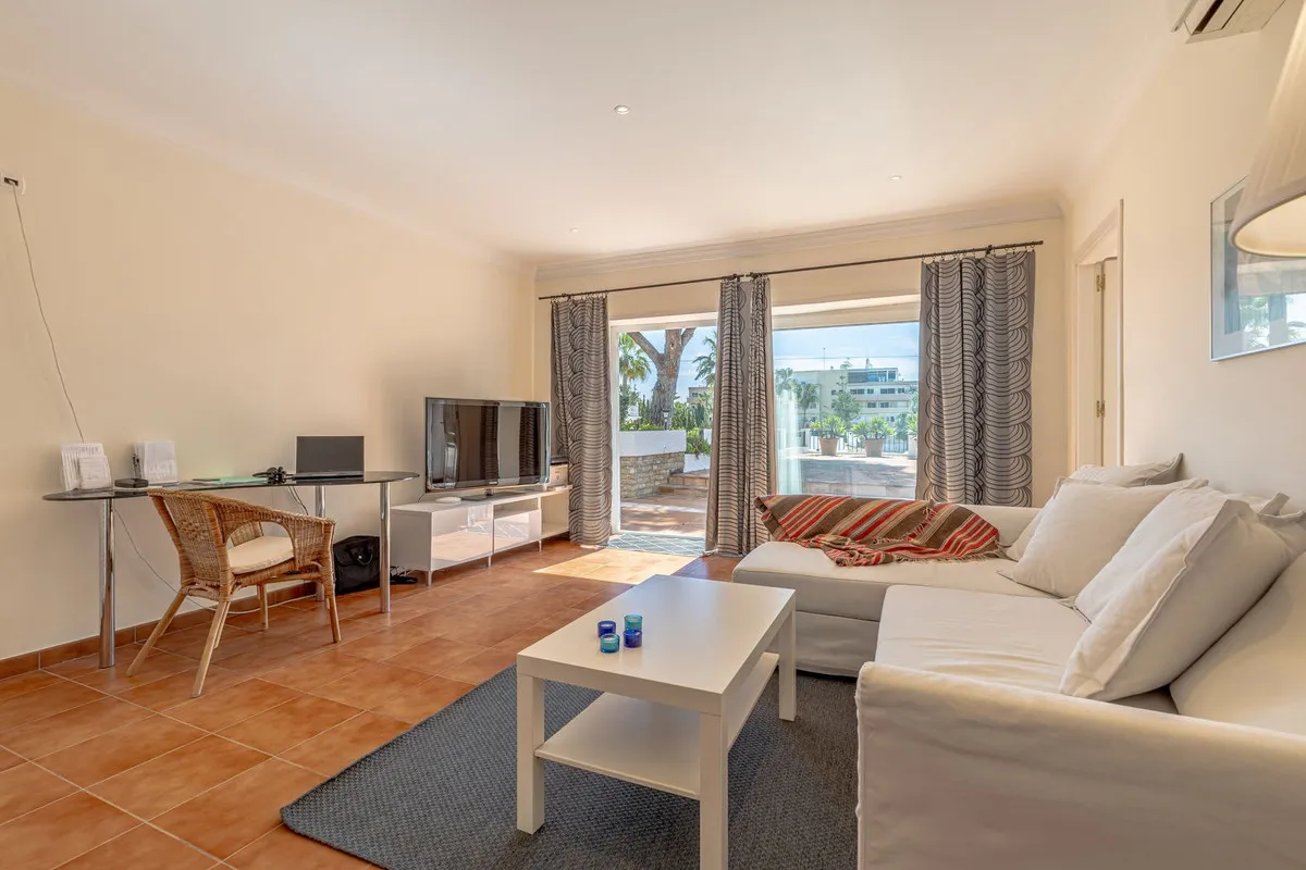 3afad7f6-95fb-4670-a92e-6f893c38936b