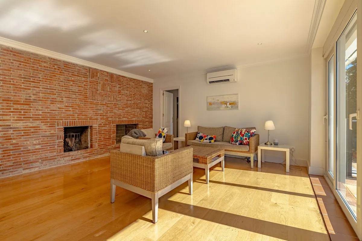 5b33d2e6-2e92-4d60-a793-6083c6522361