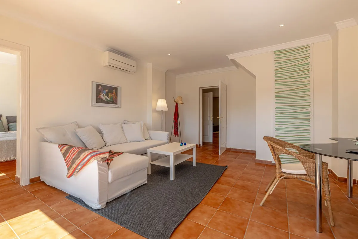 73bc0a15-4295-4b8c-8df1-04f0ca4944e0