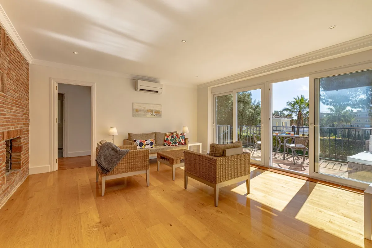 b00ebf09-8aaf-4230-8c4c-b9568db88f8c