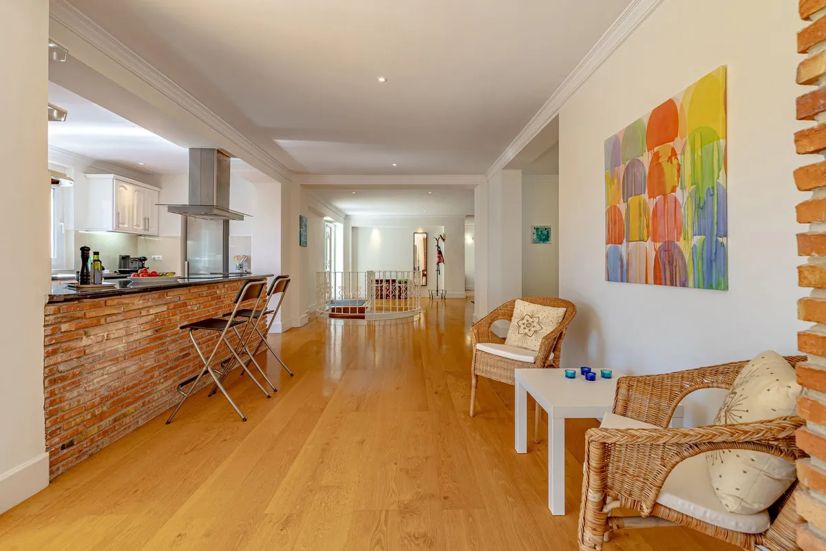 ee11916e-6e9f-4aed-b42f-6592f6c96f6c