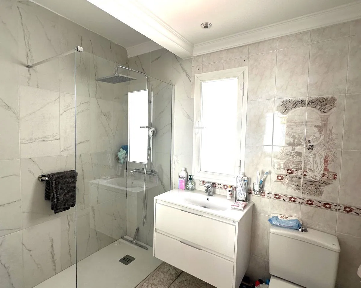 d3dbe746-26d6-4221-a90e-90b6e625bcb2