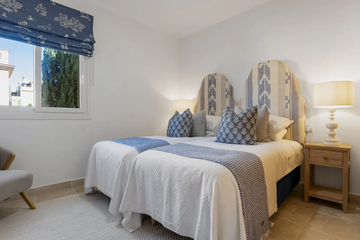 4daa61c9-1c1c-4942-a5b6-16d61dd7d550