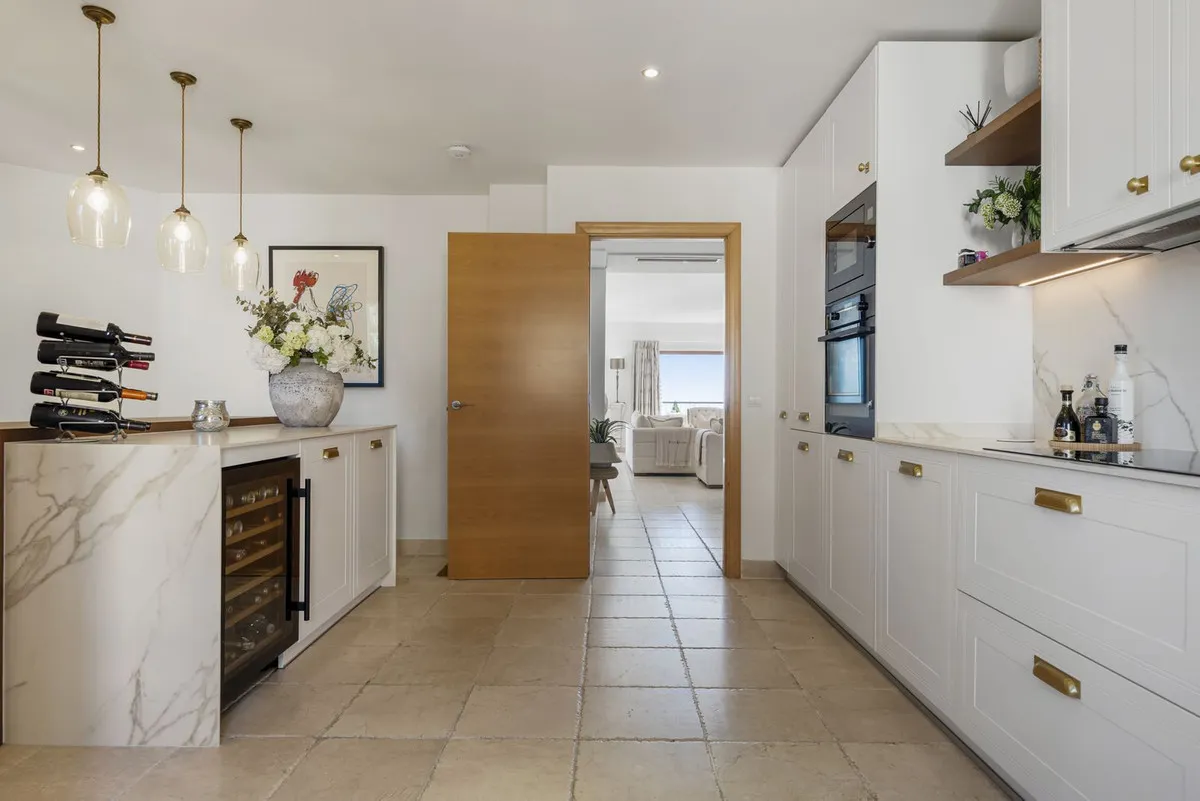 5be52a51-e3b5-43b3-8882-b5ee6bf931a2