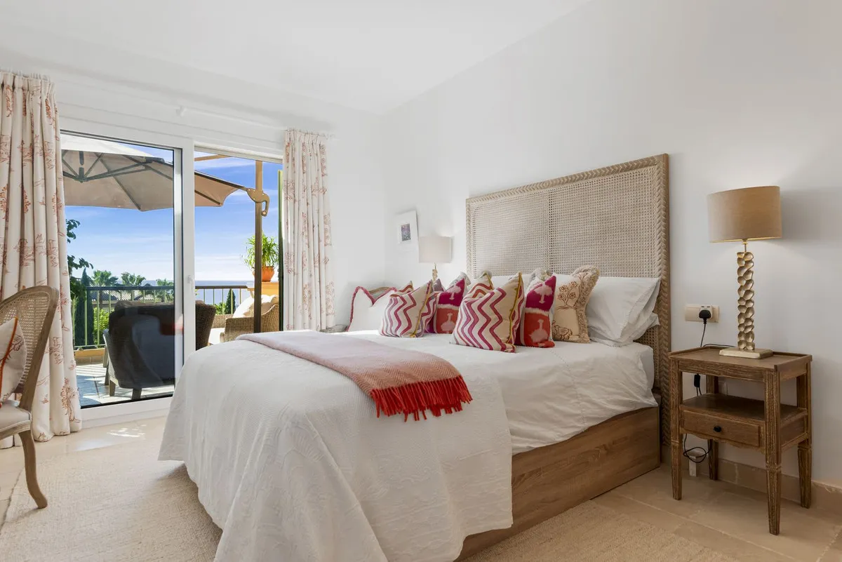 b26edf25-bf8a-44ba-9e86-d08b1450b0ec