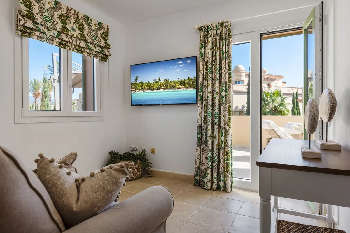 fd8503e3-6ad7-494a-b787-6708fc461672