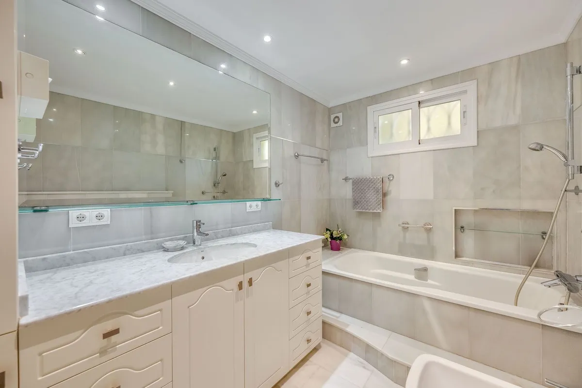 066d27df-2097-42c8-b27f-71538ddc0a3e