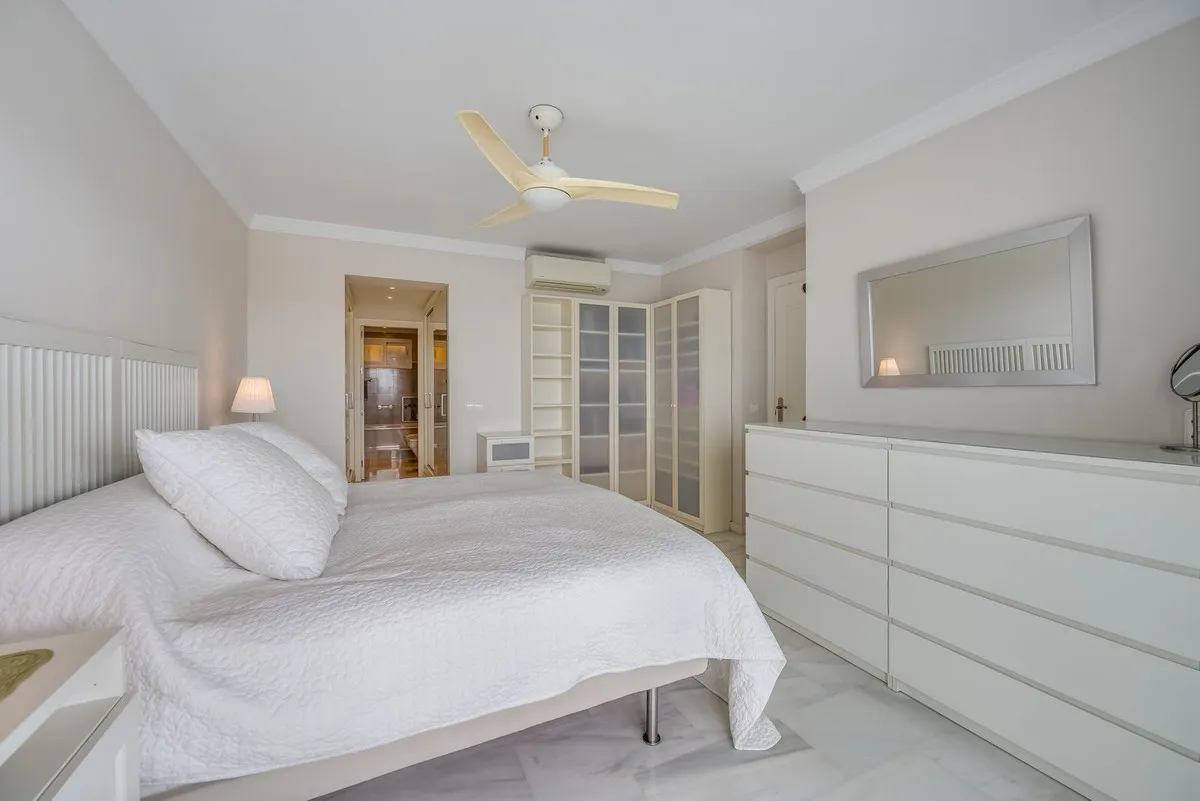 563f93bc-56cb-40c4-8470-f46f0a44aee8