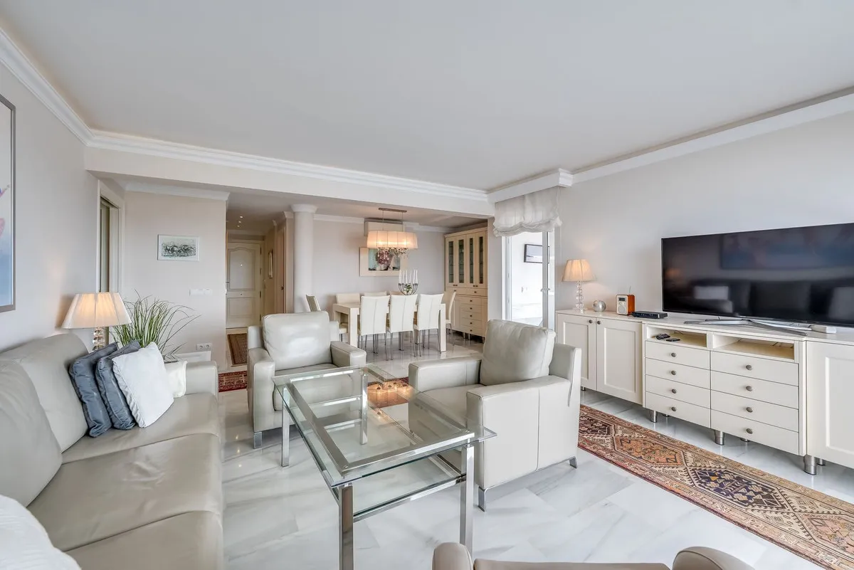 5b855193-5eb6-4120-be88-36545627f570