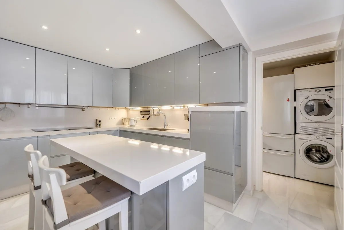 cab8afd0-c908-4243-9fee-b878238138b7