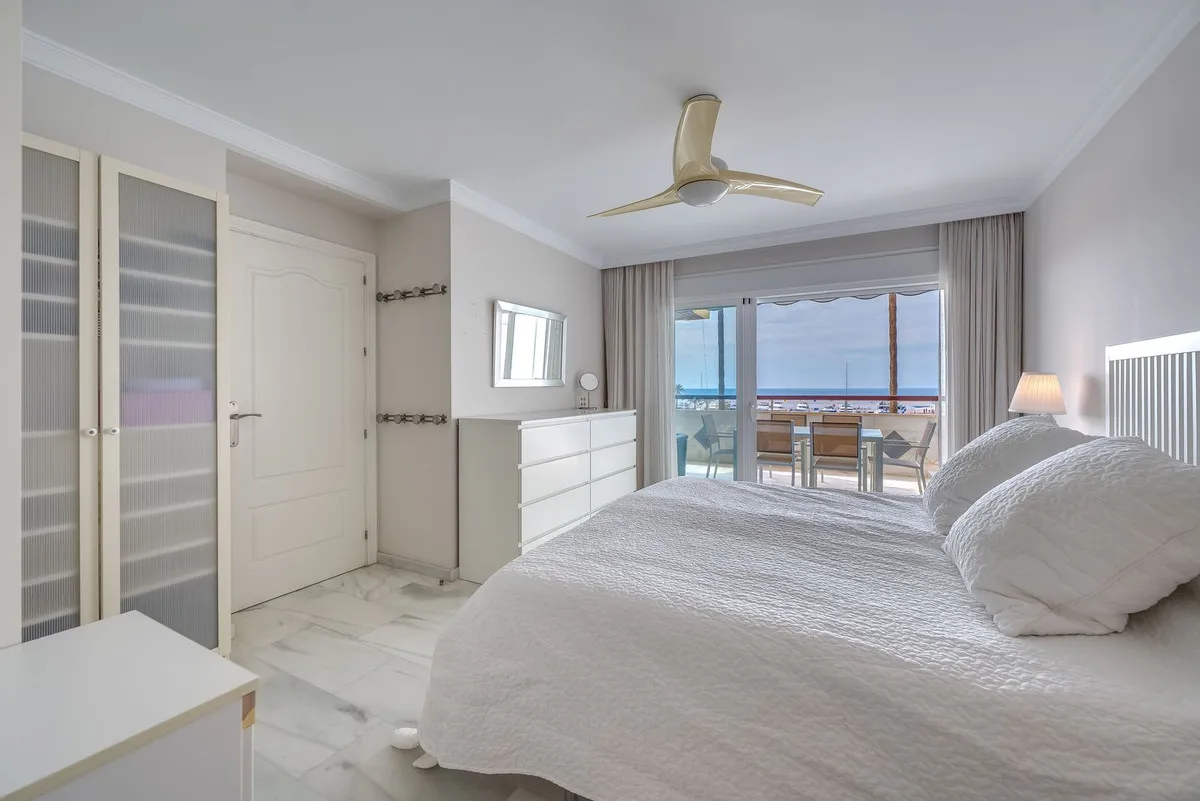 d7a518db-2bc4-4734-909e-cf11e92da405