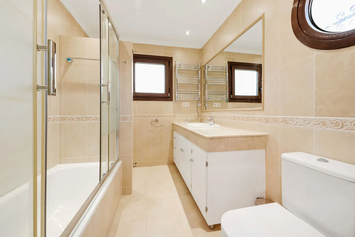 99289350-3cf8-4223-881b-2987b90c683d