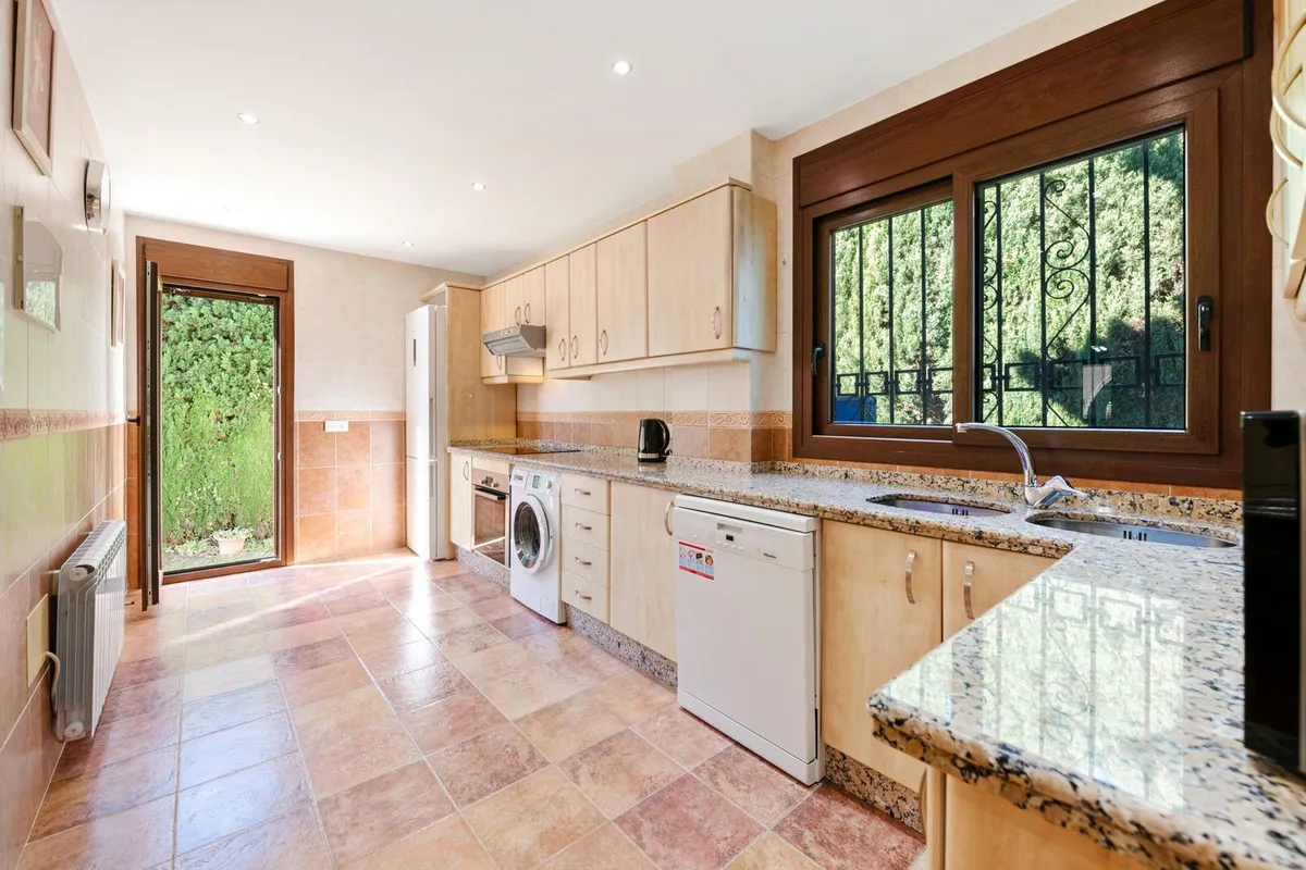 d2531a3e-b80c-4c33-bfe4-f0f9c04b7935