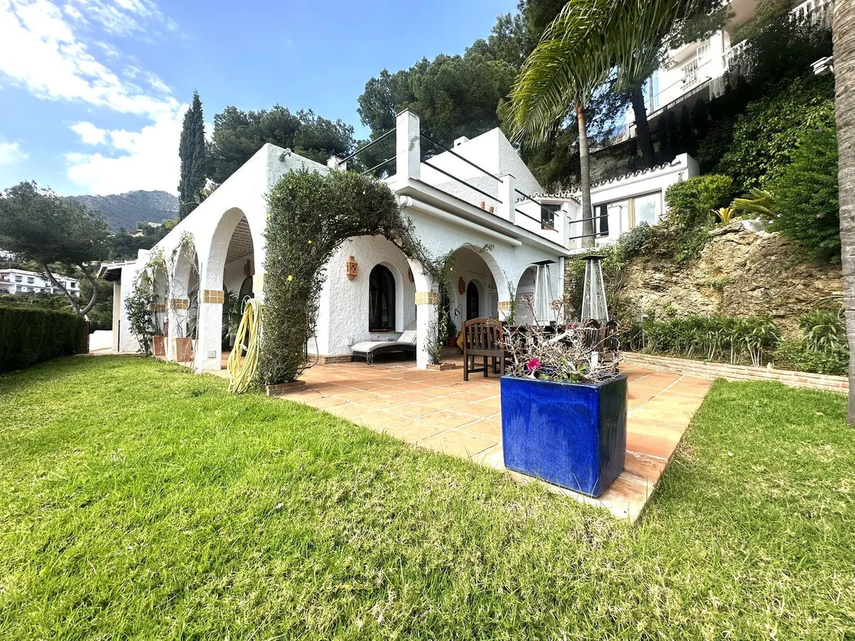 1ace19c2-d5c0-4c51-89e3-4e8c22f1d8b7