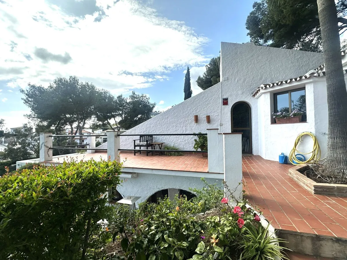 887a7d5a-6918-4b29-a7e4-04da833da8d1